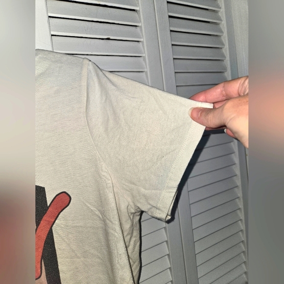 MTV Women's L Graphic Tee - Picture 4 of 10